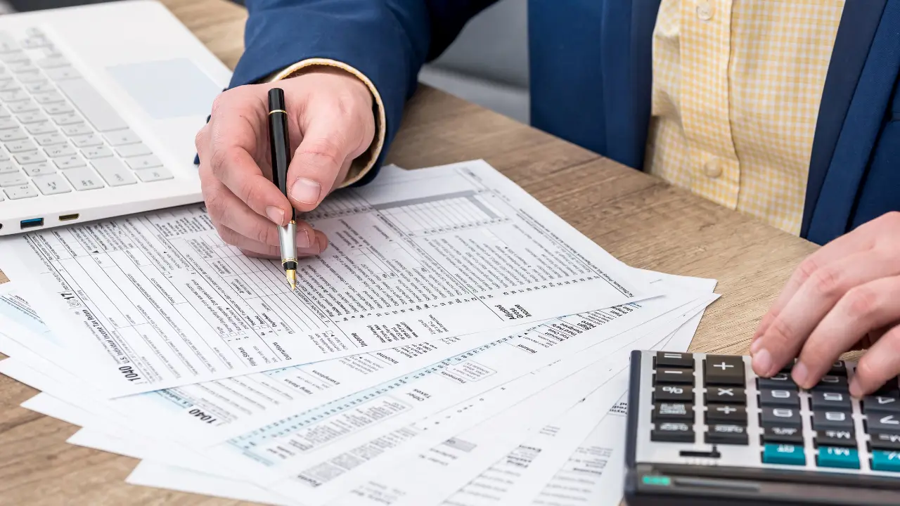 10 Tips Legal Menghemat Pajak Karyawan: Tax Planning 2025