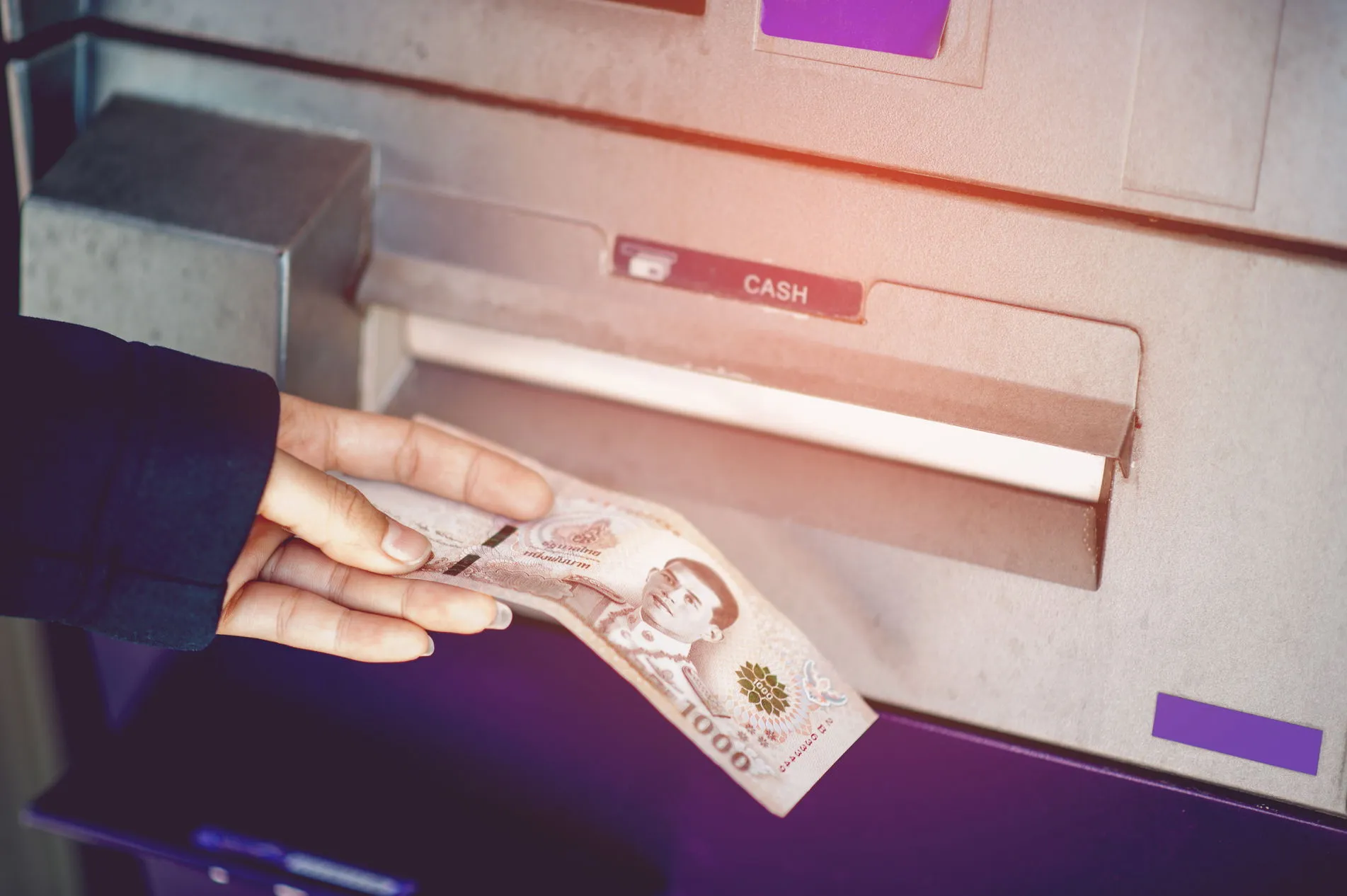 Dinamika Deposito Valas: Bank Himbara Tawarkan Bunga 4%, Bank Swasta Tunggu Pasar