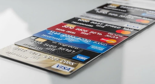 Apa Itu Kartu Card? Perbedaan Kartu Kredit, Debit & Prepaid