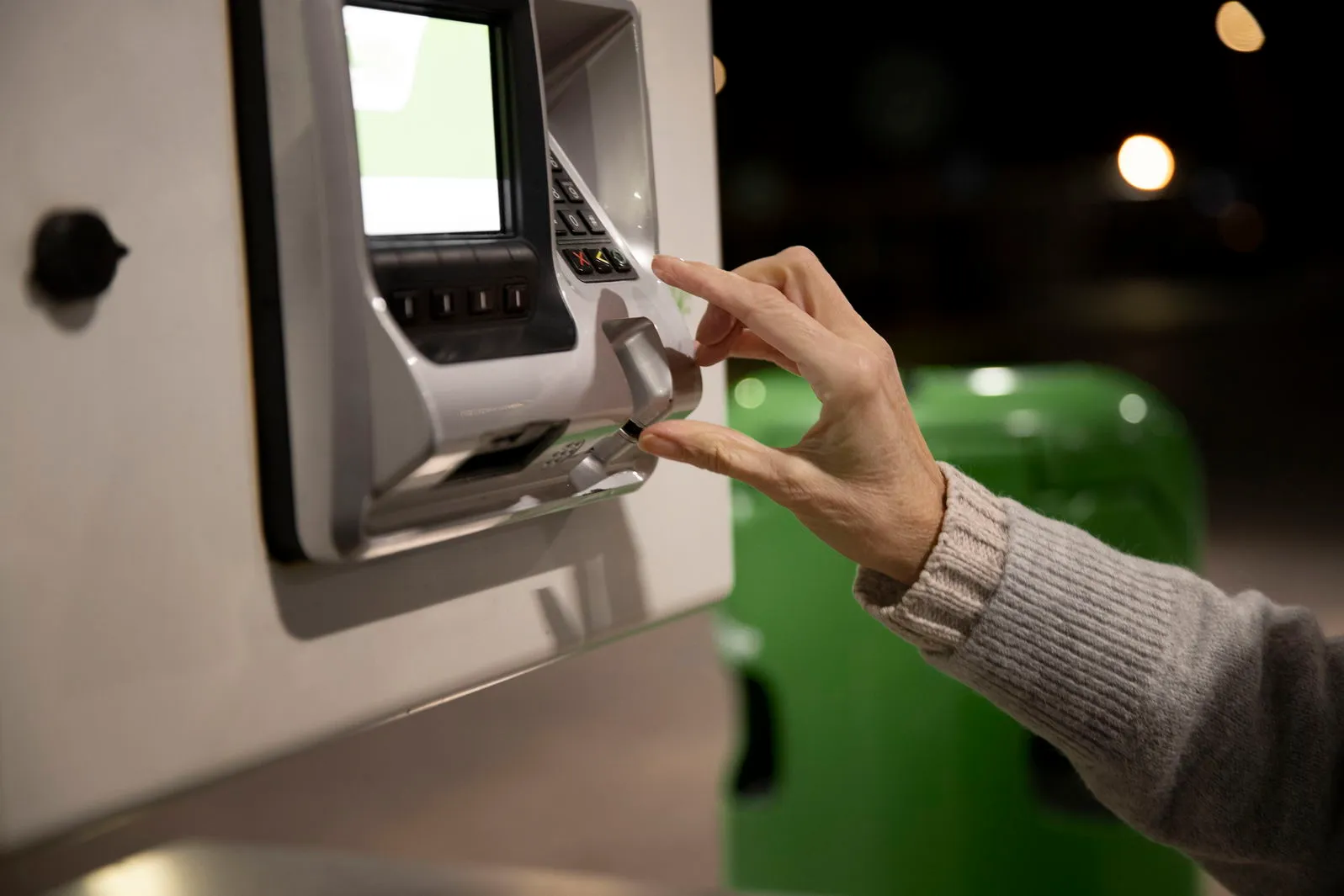 Cara Mencairkan Giro BCA di Teller, ATM & Mobile Banking Lengkap