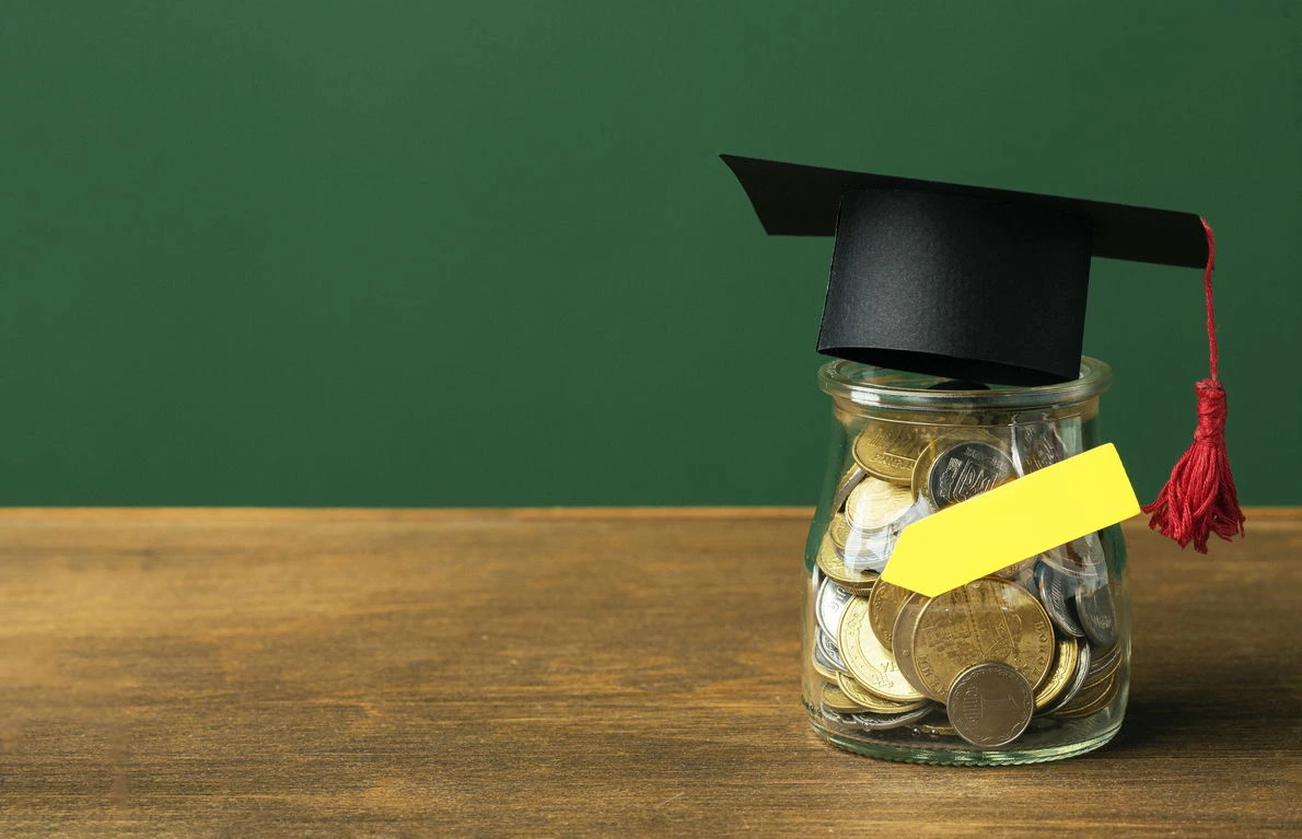 5 Cara Mengatur Gaji Pertama untuk Fresh Graduate di 2026